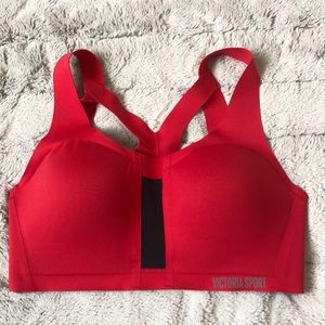 Red Victoria secret 32D sports bra NWOT